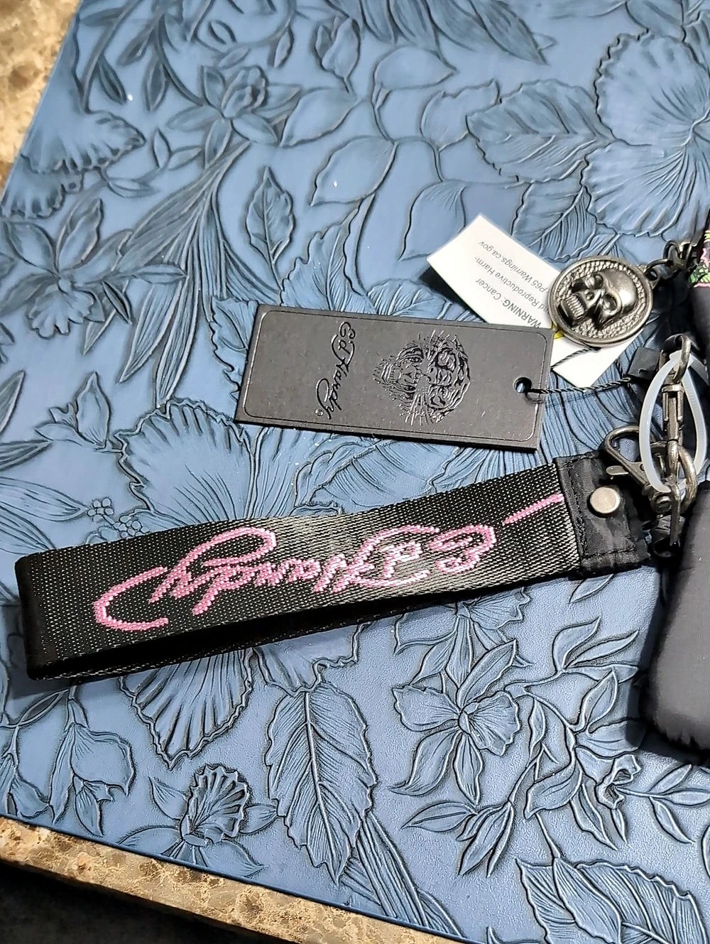 Ed Hardy Dual Pouch Wristlet Keychain Set Black & Pink NWT - Picture 4 of 6